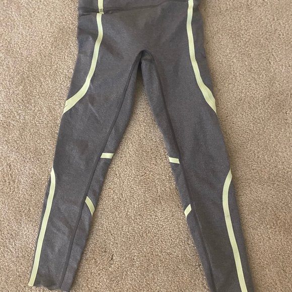 Ivivva Limited Edition Scalloped Leggings - Picture 1 of 3